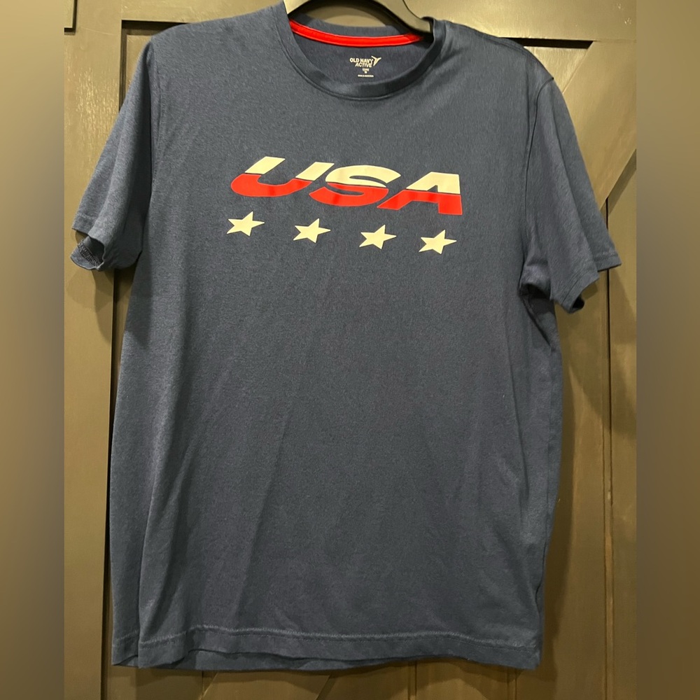 * 4/$20
Navy Medium Old Navy Active USA shirt